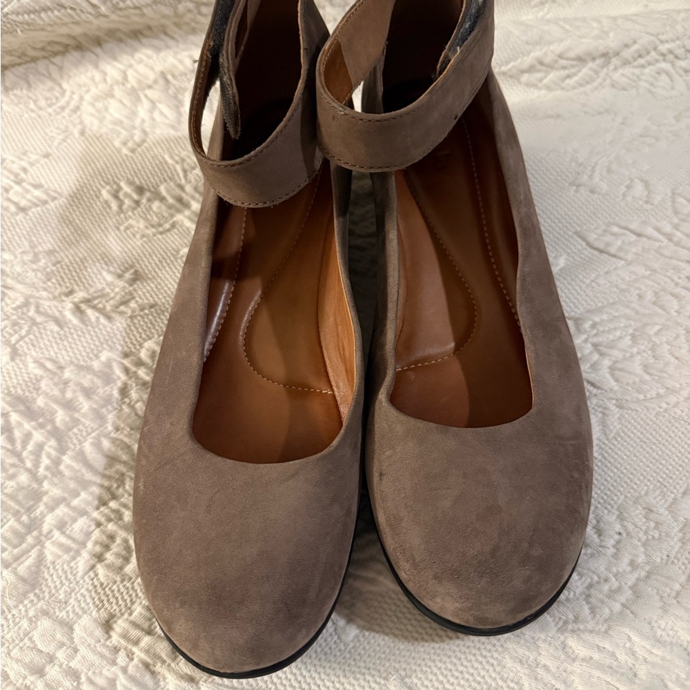 Clarks Claribel Fame Wedge Pump Taupe Women's Sz 9.5